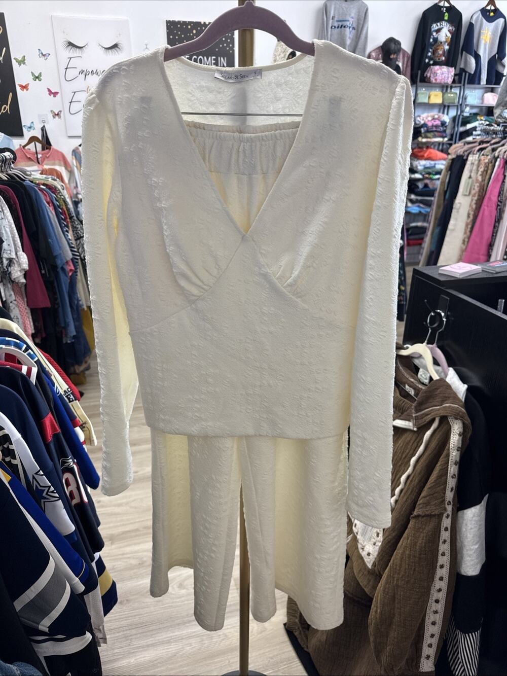 See And Be Seen Cream 2 Piece Shorts Set NWOT Long Sleeve Top Loungewear S